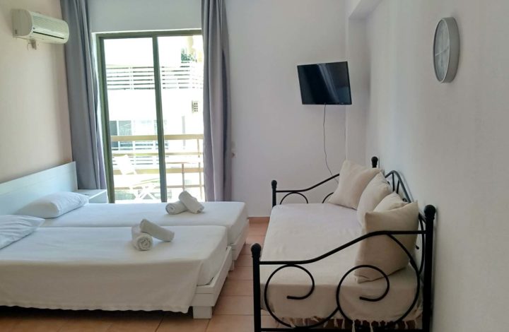 Economy Triple Room
